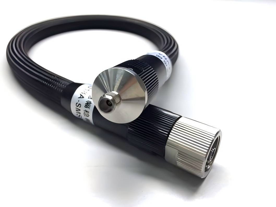 SMA母头，直，PCB 板焊接式